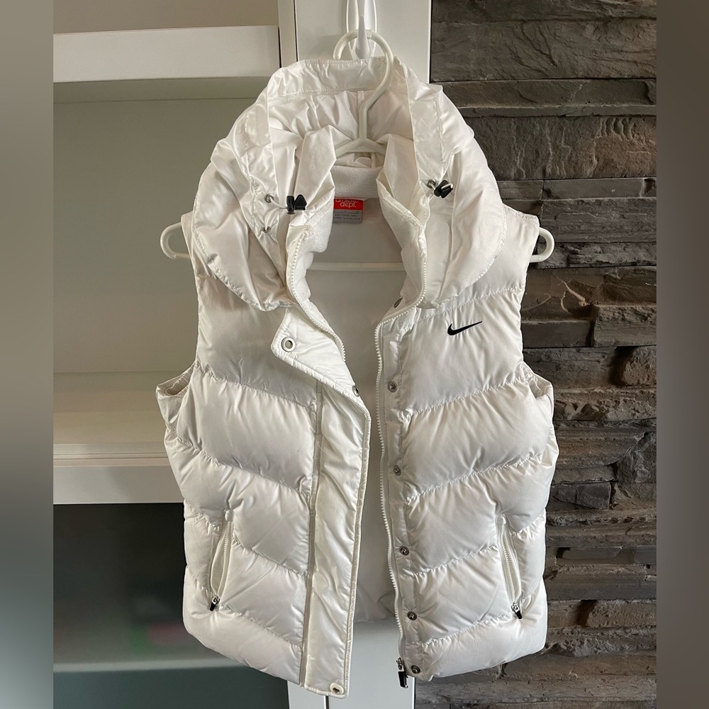 Nike puffer vest - Picture 1 of 3